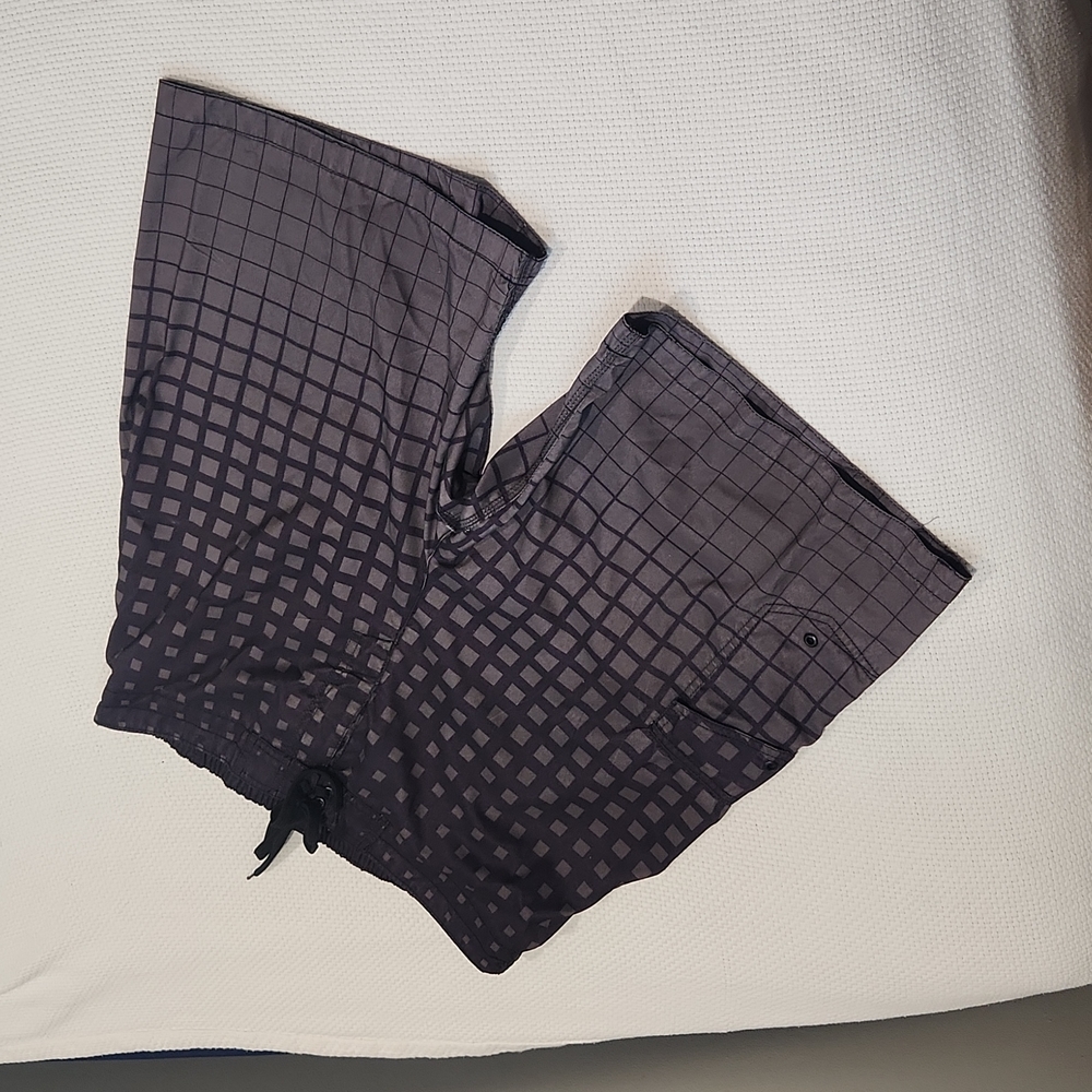 U.S. APPAREL ▪︎ Eggplant & Gray Board Shorts, Size L